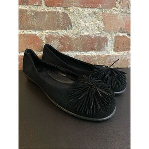 The Flexx Black Suede Leather Ballet Flat Shoe with Pompom Women’s Size 6.5